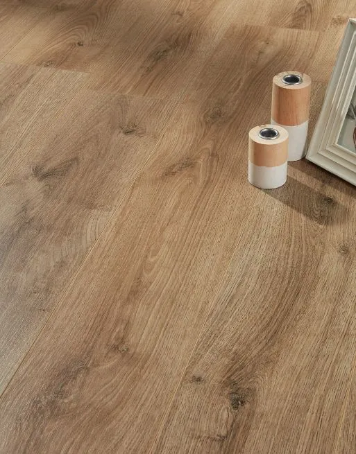 Super 7mm Golden Oak Laminate - Image 3