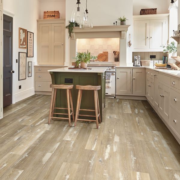 Blond Farmhouse Oak in Kitchen