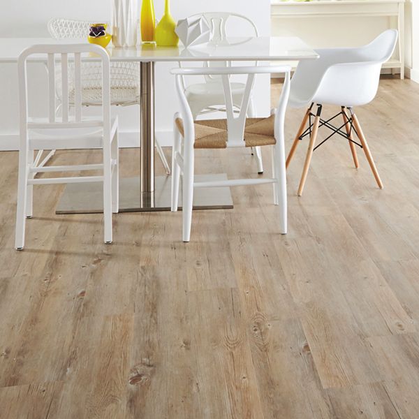 Country Oak Planks Dining Room Flooring